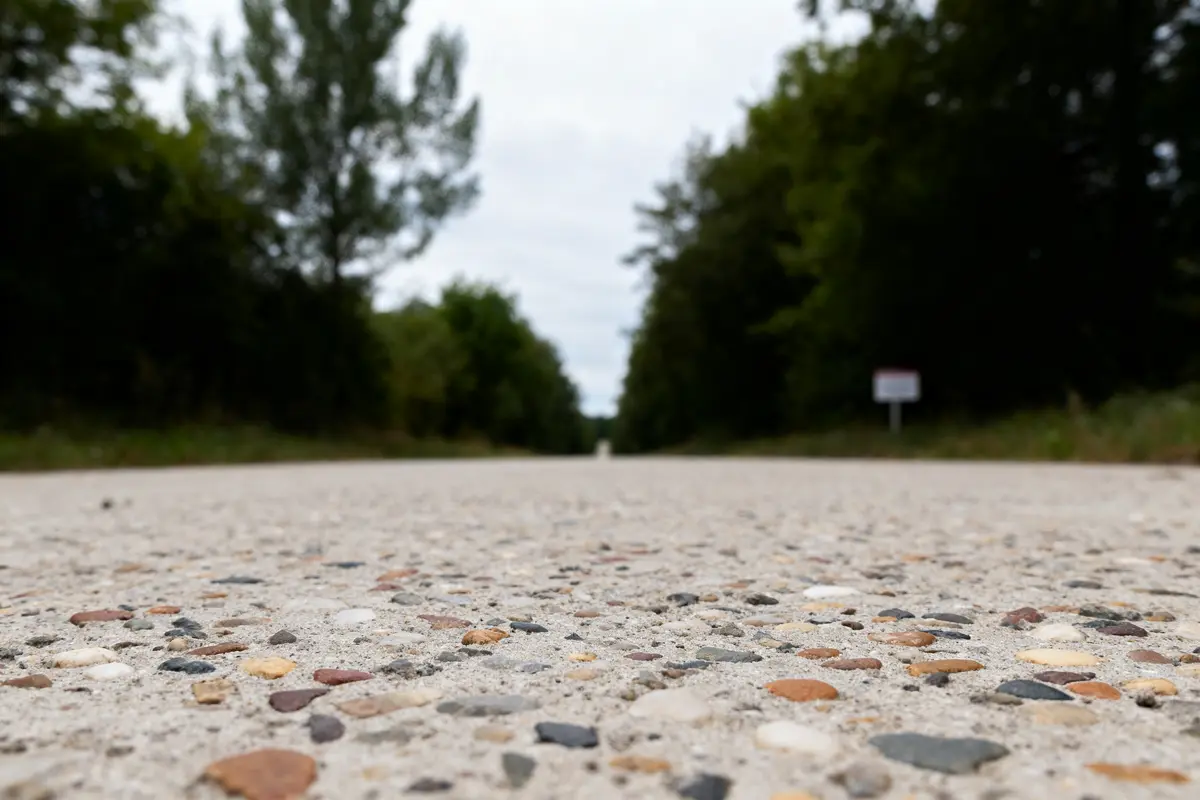 Béton désactivé prix m2 : Guide complet tarif, pose &amp; usage