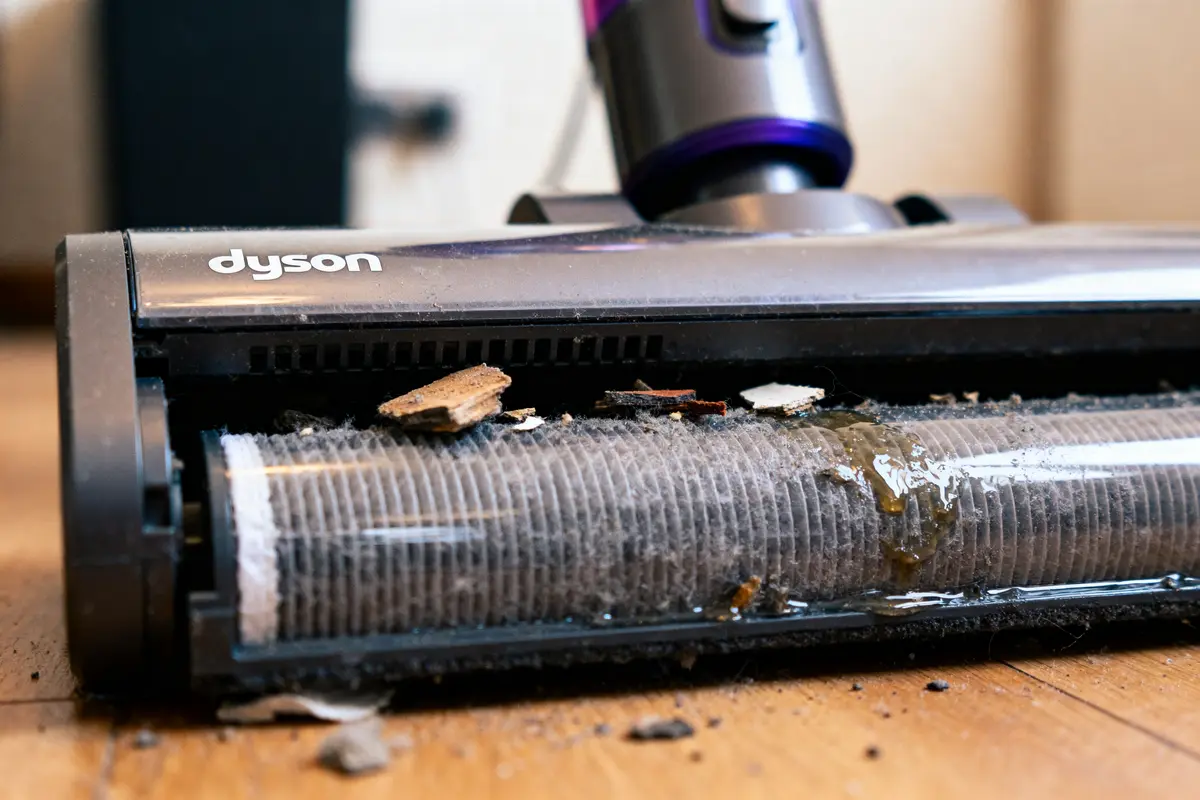 Conduit d’air bloqué Dyson : causes, solutions faciles et nettoyage